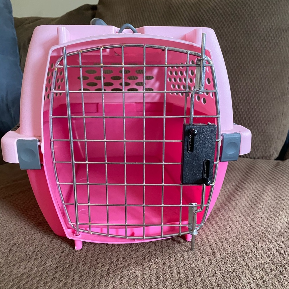Cat carrier - Petmate